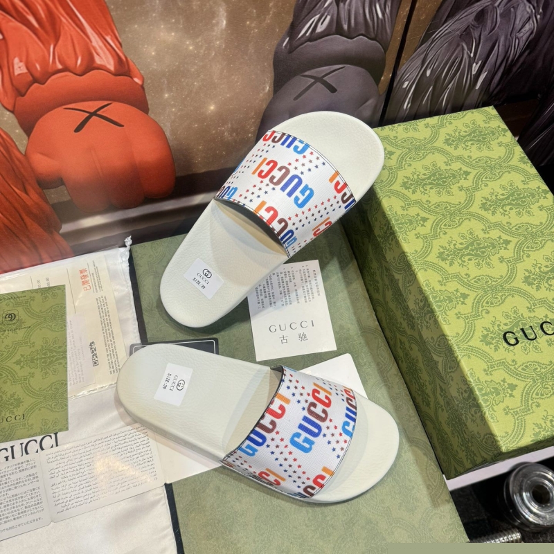 G*u*i slippers